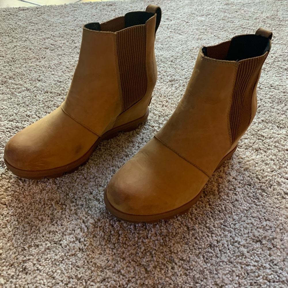 Sorel Tan Chelsea Wedge Booties - Picture 2 of 3